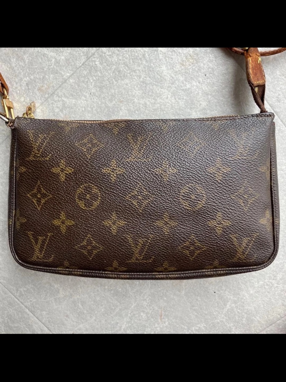 Louis Vuitton Monogram Shoulder Bag in Brown and Gold - Picture 5 of 15